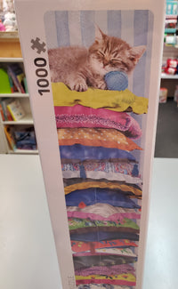 Fluffy Cat on Pillows 1000 pc